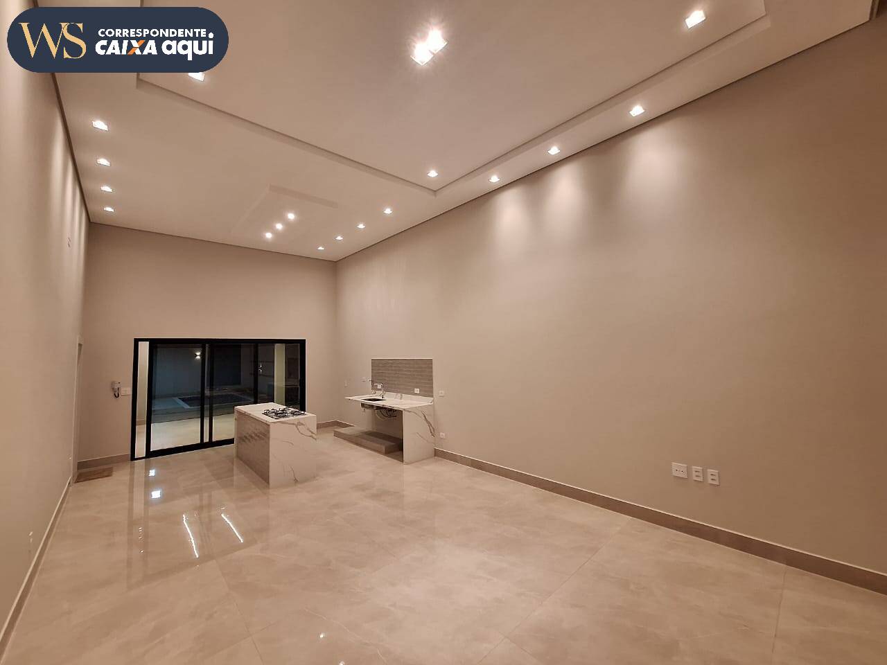 Casa à venda com 4 quartos, 190m² - Foto 4