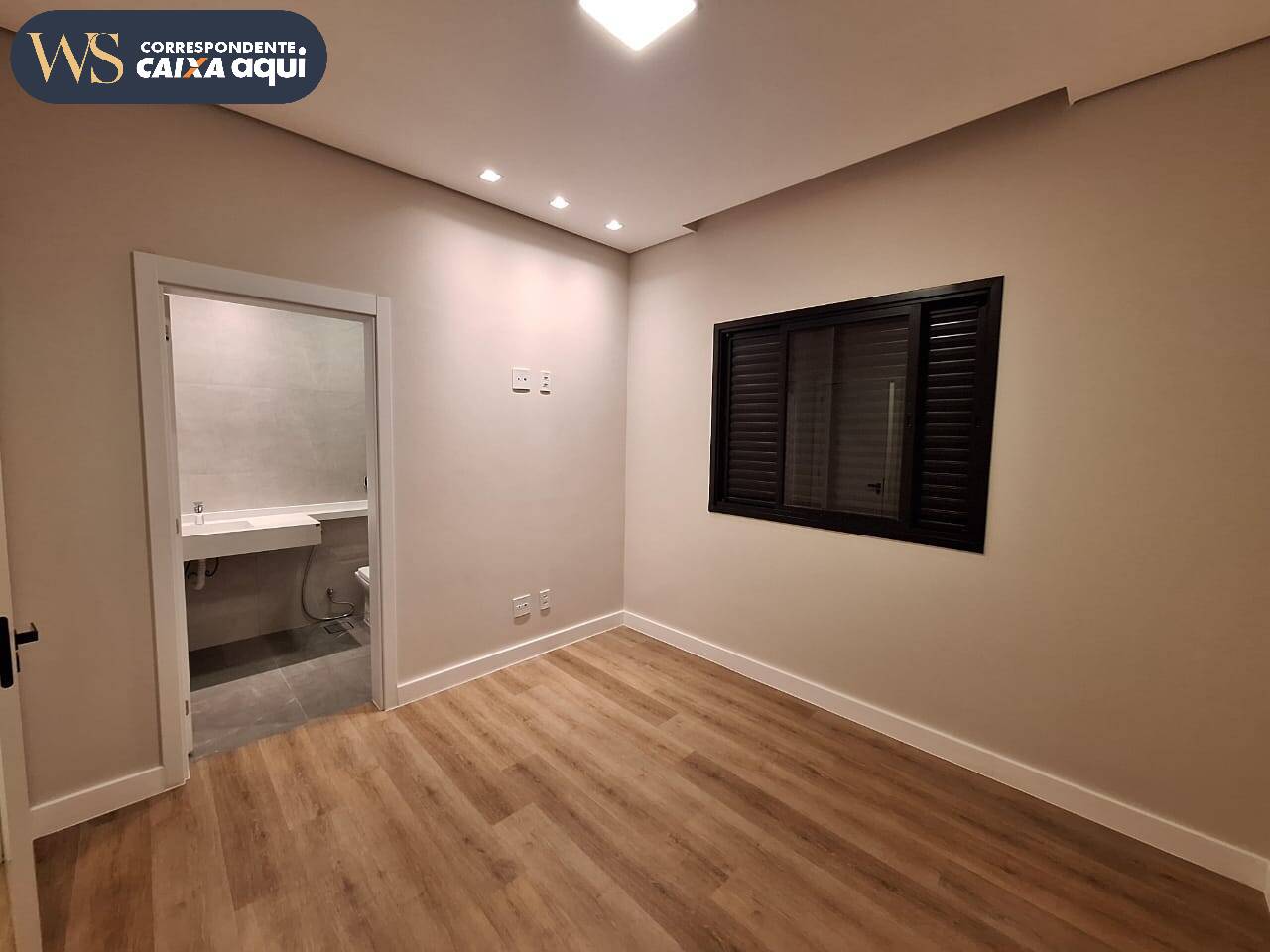 Casa à venda com 4 quartos, 190m² - Foto 14